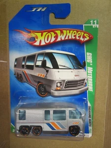 2009 HOT WHEELS TREASURE HUNT '72 GMC MOTORHOME - Picture 1 of 1