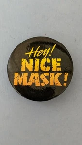 Halloween vintage Hey! Bonita máscara! Jason Friday 13th Myers Pinback Pin Button - Imagen 1 de 4