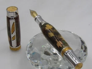 EXCEPTIONAL HIGH QUALITY HANDMADE LARGE LEAF ENCASED IN ACRYLIC FOUNTAIN PEN - Picture 1 of 6