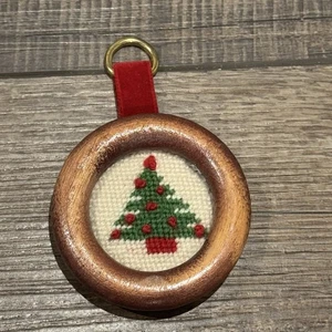 Vintage runder Weihnachtsbaum Holz gerahmt Miniatur Nadelspitze Ornament 3" - Bild 1 von 4