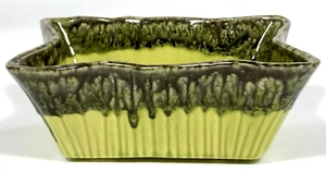 Fioriera rettangolare ondulata costola smaltata a goccia verde UPCO Pottery #40 vintage 6 1/2" x 5" MCM - Foto 1 di 16