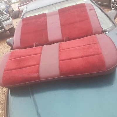 1989 DODGE OMNI REAR SEATS - Image 1 of 4