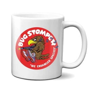 Aliens Bug Stomper Ponemos en peligro a las especies Taza con logotipo rojo - Imagen 1 de 1