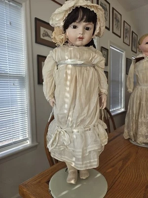 Muñeca vintage BRUJ NE 13, 29", totalmente articulada, pelo largo, pestañas, cejas,  Foto 1 de 4