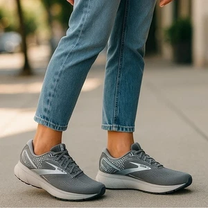 Brooks Ghost 14 grigio argento scarpe da corsa sneakers donna misura 7,5 larghe K.5,3 - Foto 1 di 12