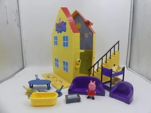 Giochi Preziosi Peppa Pig House Playset with 1 Figure - Peppa Pig Toy Set - Picture 1 of 17