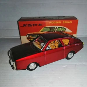 AUTO MODERN SEDAN IN LATTA A FRIZIONE MADE IN CHINA ANNI 70' VINTAGE MF234 - Foto 1 di 4