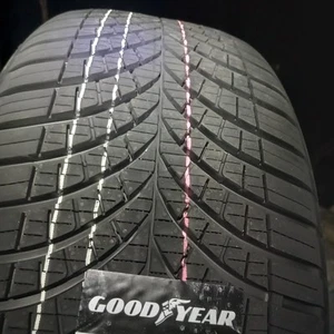 2 gomme nuove 225 50 17 98W XL Goodyear Vector 4 Seasons GEN-3 - Foto 1 di 4