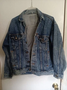 Vintage Levi Jacket Denim Truckers Sz. S Made In USA Worn - Picture 1 of 9