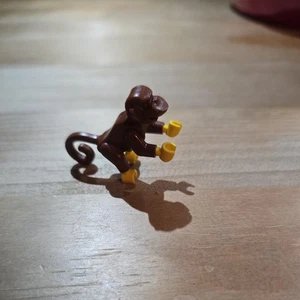 Lego Reddish Brown Monkey with Yellow Hands and Feet Animal Minifigure - Picture 1 of 3