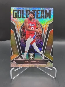 2024-25 Panini Totally Certified - Joel Embiid #135 Gold Platinum Mirror /10 - Bild 1 von 2