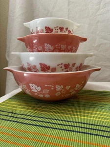 Vintage PYREX Pink Gooseberry Cinderella Bowls complete set 441-444 (A) - Picture 1 of 21
