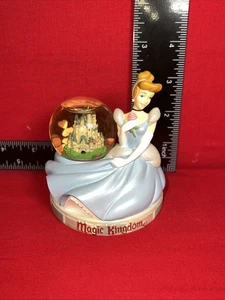 Cinderella Magic Kingdom Schneekugel. Cinderellabration Walt Disney World - Bild 1 von 7