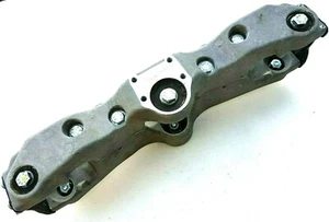 Piaggio MP3 125 Lower Steering Yoke Suspension Brace Mounting Bracket 2007 - Picture 1 of 6