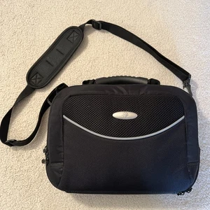 Estuche multimedia INIT bolsa de transporte acolchada reproductor de DVD portátil tableta correa para el hombro negro - Imagen 1 de 16