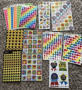 Schulaufkleber gemischtes Set 23 volle Blätter Lehrer Belohnung Smiley Sterne Auszeichnungen - Bild 1 von 6