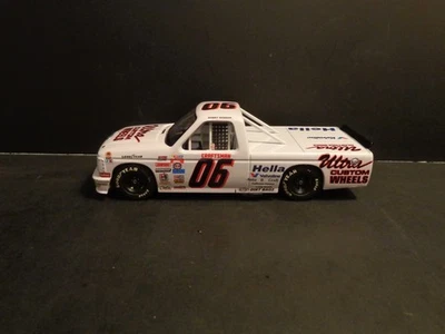 Camión fundido a presión Nascar. Ruedas ultra personalizadas #06. Robby Gordon. R. Champions. Foto 1 de 4