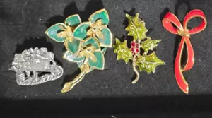 Lot of 4 Pins - Picture 1 of 3