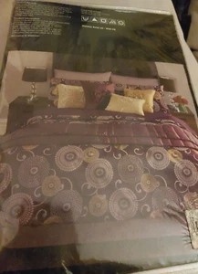 Brand New in Pack ULTRA SOFT Purple Swirl SUPER KING SIZE Bedding Duvet Set - Picture 1 of 3
