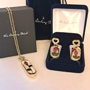 Danbury Mint Gift Set Earrings And Pendant Flowers Rose And Hearts Gold Tone - Picture 1 of 11