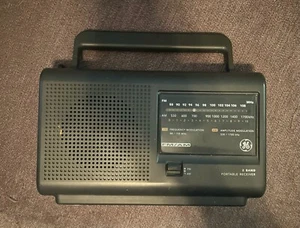 Vintage GE Model 7-2662B Portable 2-Band AM/FM Radio Receiver FREE SHIPPING - Picture 1 of 5
