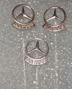 3 x Mercedes-Benz Stern IAA 2003 Anstecknadel silberfarben (AST_1) - Bild 1 von 1