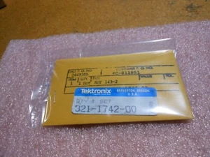 TEKTRONICS RESISTOR SET MATCHED PART # 321-1742-00 NSN: 5905-01-318-5850 - Picture 1 of 1