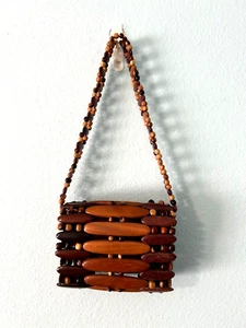 Wooden Beaded Small Shoulder Bag With Loop Closure Unlined 5 1/2 x 4 x 2 - Foto 1 di 7