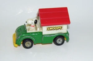 Antique Peanut’s Snoopy Dog House Car Made In Hong Kong - Picture 1 of 2