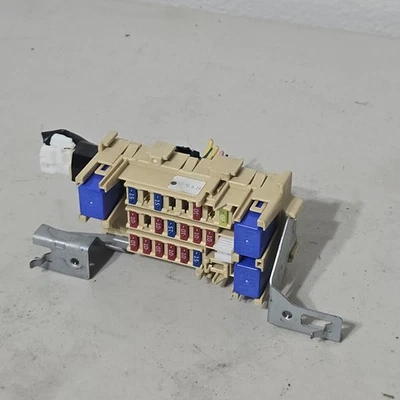 Nissan LEAF 2011 2019 panel de instrumentos caja de fusibles conexiones 24311-1HA0A OEM Foto 1 de 4