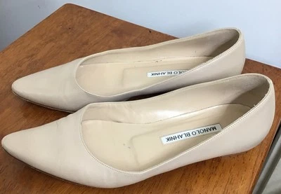 Manolo Blahnik 36 planos cuero nude punta puntiaguda Foto 1 de 4