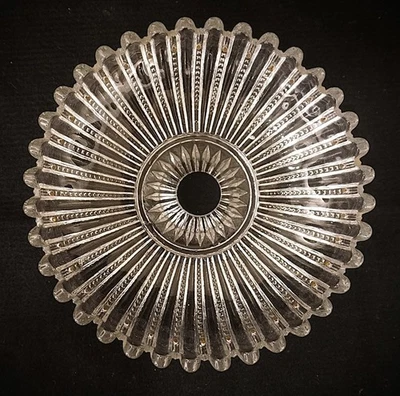 Araña de Baccarat Cristal Cuerpo Central Plato Parte 8.75" Ancho Foto 1 de 4