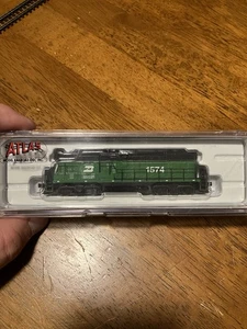 *Tested* Atlas N Scale 1574 Burlington Northern GP-7 Diesel Locomotive #48008 - Picture 1 of 8