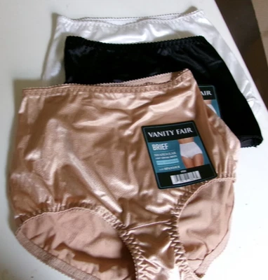 Three Vanity Fair Second skin shaping Brief size 5 Black white beige Style 40301 - Image 1 of 2