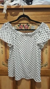 Nice SEED off the shoulder white with black spot top with short sleeve (size XS) - Bild 1 von 4