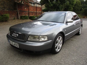 Audi S8 4.2 auto quattro...360bhp..30mpg (motorway). - Picture 1 of 12