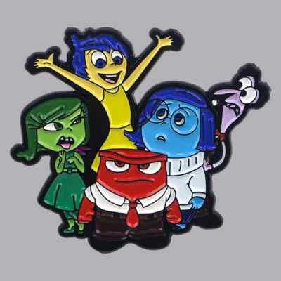 Prendedor esmaltado de adentro hacia afuera Sombrero Disney Mochila Chaquetas Insignia Solapa Tristeza Alegría Foto 1 de 2