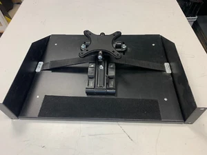 19" ausziehbare Rackwanne 2HE mit klappbarer Monitorhalterung - Bild 1 von 7