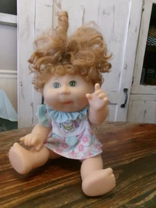 De colección 1996 Cabbage Patch Kid, pelo rojo, ojos verdes, Mattel, cuerpo duro y dientes - Imagen 1 de 19