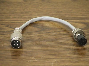 Cobra 4 Pin Round To Icom 8 Pin Round Adaptador de micrófono - Imagen 1 de 1