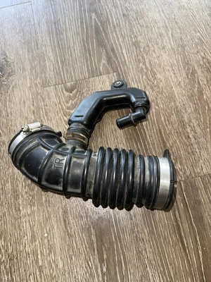 Conducto de aire Nissan 16576-1MA0A OEM Infiniti M37 M56 Q70 Q70L VQ37VHR 165761MA0AUSED Foto 1 de 2