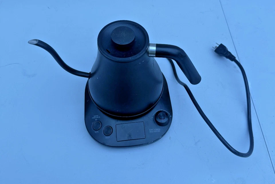 AICOOK Electric Kettle Model KT-G1 Black X7 - Image 1 of 4