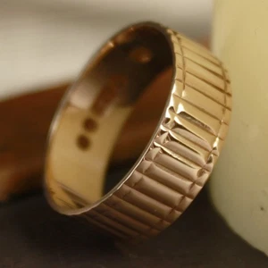 Anillo de oro amarillo de 9 quilates vintage de 1960 de segunda mano con banda acanalada de 7 mm tamaño: T oro de 9 quilates... - Imagen 1 de 3