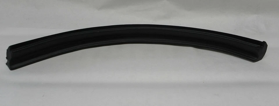 1995-2000 CHEVROLET CAVALIER PONTIAC SUNFIRE GM #12362947 LEFT REAR WEATHERSTRIP - Image 1 of 4