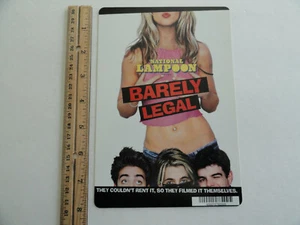 NATIONAL LAMPOON KAUM LEGAL - BLOCKBUSTER VIDEO UNTERSTÜTZER KARTE 5"X8" - Bild 1 von 3