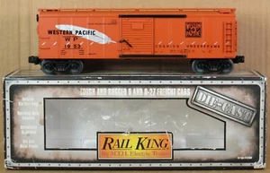 MTH Railking 30-8402 Western Pacific "Feather" Boxcar DIE-CAST Spur O Neu in OVP - Bild 1 von 3