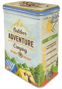 Retro Clip Top Embossed Storage Tin Canister OUTDOOR ADVENTURE 1.3Ltr CAMPING - Foto 1 di 2