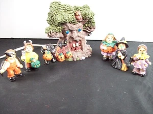Halloween Haunted Tree w/6 costume kids - Lighted 110v - Picture 1 of 13