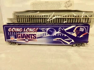Bachmann ho Hawthorne Village NEW YORK GIANTS NFL box car. Going Long - Picture 1 of 4