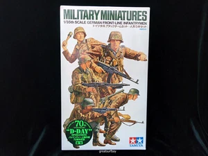 35196 Tamiya 1/35 Model Tank Kit WWII German Front-Line Infantryman Plastic Kit - Picture 1 of 3
